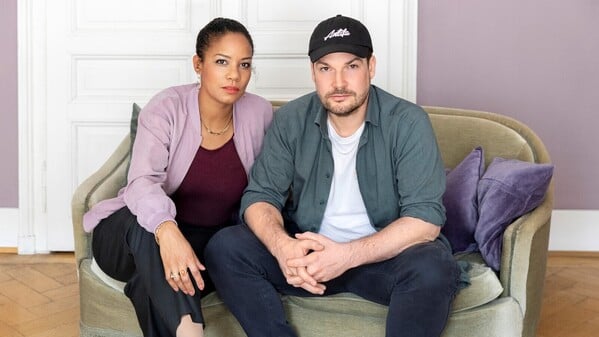 Max Czollek und Hadija Haruna-Oelker haben gemeinsam „Alles auf Anfang“ geschrieben