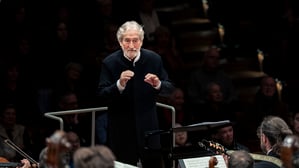 Der Katalane Jordi Savall, 84, leitet unter anderem das Alte-Musik-Ensemble Hespèrion XXI. Hier als Dirigent bei den Philharmonikern.