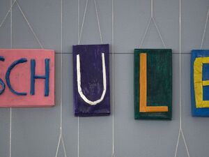 An Berliner Schulen haben viele Kinder und Jugendlichen erhebliche Defizite in Deutsch und Mathematik. (Symbolbild)