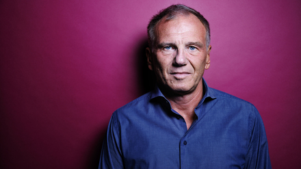 Armin Wolf, Österreichs bekanntester Journalist, zieht gegen X vor Gericht.