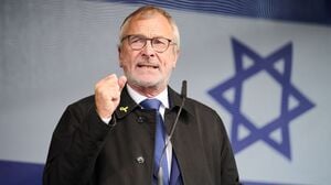 Der Präsident der Deutsch-Israelischen Gesellschaft, Volker Beck, kritisiert ein Bild mit dem Holocaust-Opfer Anne Frank und einem Palästinensertuch. (Archivbild)