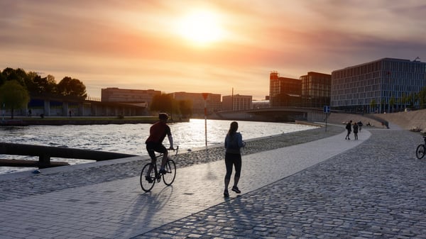 Abendstimmung am Spreebogen