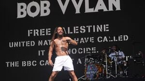Das britische Punk-Rap-Duo Bob Vylan muss in Sachen Glastonbury keine rechtlichen Konsequenzen fürchten. (Archivbild)