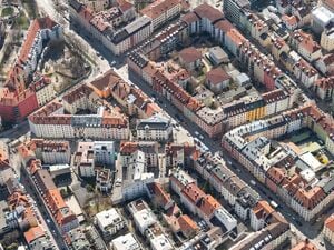 Die Immobilienpreise ziehen wieder an, in Metropolen wie hier in München bleibt die Lage angespannt.