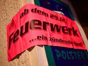 330 Kilo Feuerwerkskörper hat die Polizei bei einem Berliner beschlagnahmt.