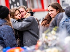 Trauernde in Crans Montana.