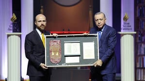 Bringt sich als Präsidentennachfolger in Stellung: Erdogans Sohn Bilal (li.)