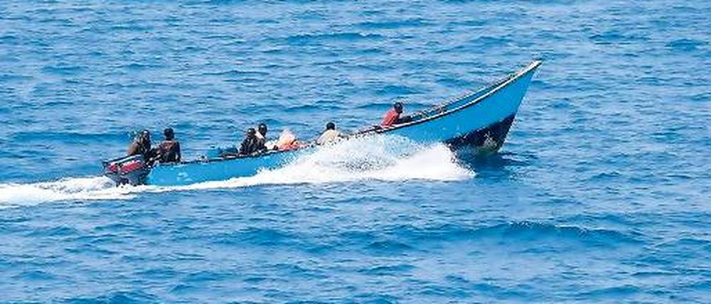 Pest der Piraterie. Vor Ostafrika lauern immer noch Gefahren für Frachtschiffe. Private Sicherheitsdienste könnten Schutz bieten, sind aber umstritten. Foto: Bundeswehr/dapd