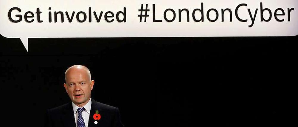 Der britische Außenminister William Hague auf der ersten „Cyberspace Konferenz“ in London.