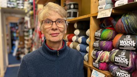 Maren Meier ist die Inhaberin vom „Schuhkarton“: Ihren Woll-Laden gibt es bereits seit 1995 am Teltower Damm.