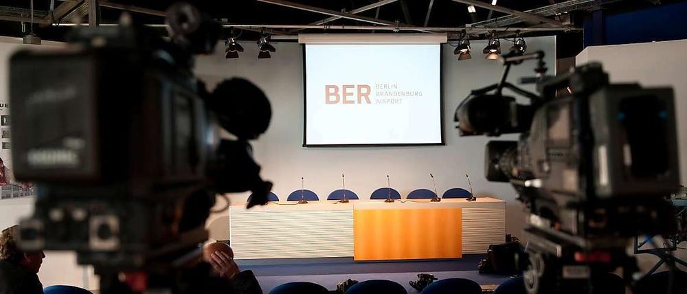 Hier hätte sie stattgefunden, wenn sie stattgefunden hätte: Der Raum in der Airportworld, wo schon alles für die Pressekonferenz vorbereitet war, in der Konsequenzen aus dem Flughafendebakel verkündet werden sollten.