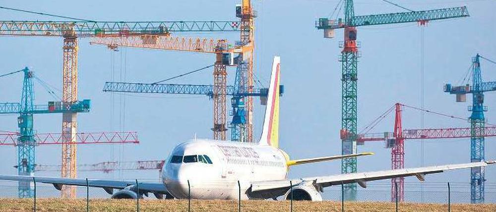 Wanderbaustelle. In Schönefeld wird am lange noch nicht fertigen Flughafen gewerkelt. Eigentlich sollte der in Sperenberg entstehen – 40 Kilometer südlich von Berlin.