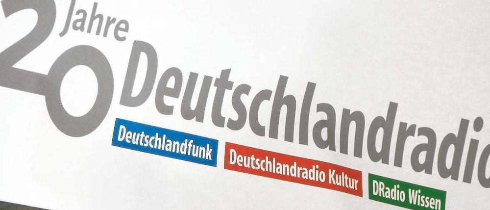 Seit 20 Jahren. Deutschlandfunk und Deutschlandradio Kultur werden bundesweit ausgestrahlt. DRadio Wissen ist über Digitalradio und Internet zu empfangen. Foto: dpa