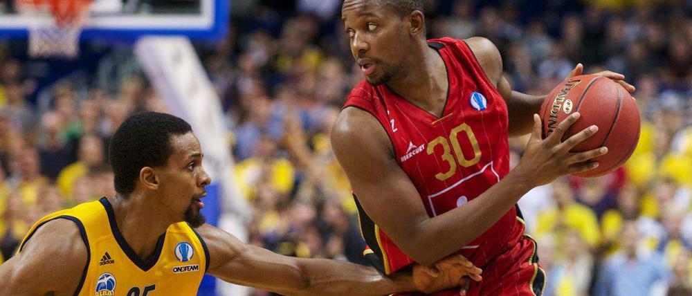 Erprobt: Tabu (r.) im Eurocup 2014 gegen Alba.