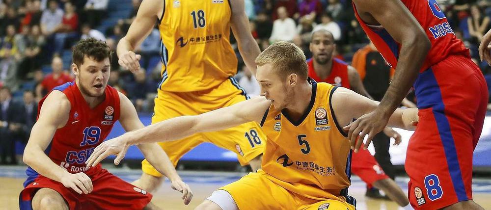 Niels Giffey hat es im Top16 mit Spitzenteams wie ZSKA Moskau zu tun.