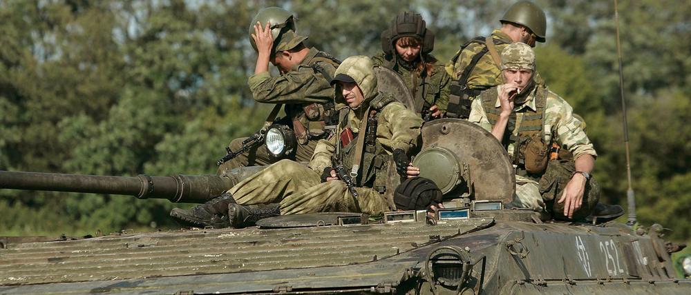 Kämpfer der "Volksrepublik Donezk": Die Separatisten können demnächst auch offiziell auf mehr Autonomie hoffen.