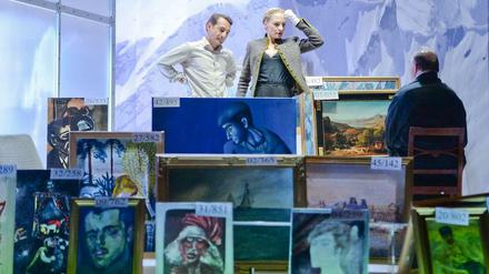 "Entartete Kunst": Szene mit Boris Aljinovic (als Karl Friedrich), Anika Meuer (als Lise Schmidt) und Udo Samel (als Cornelius Gurlitt).