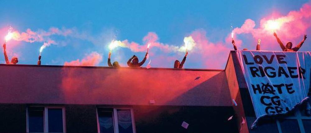 Pyro und Randale - wer in der Rigaer wohnt, muss damit leben können.