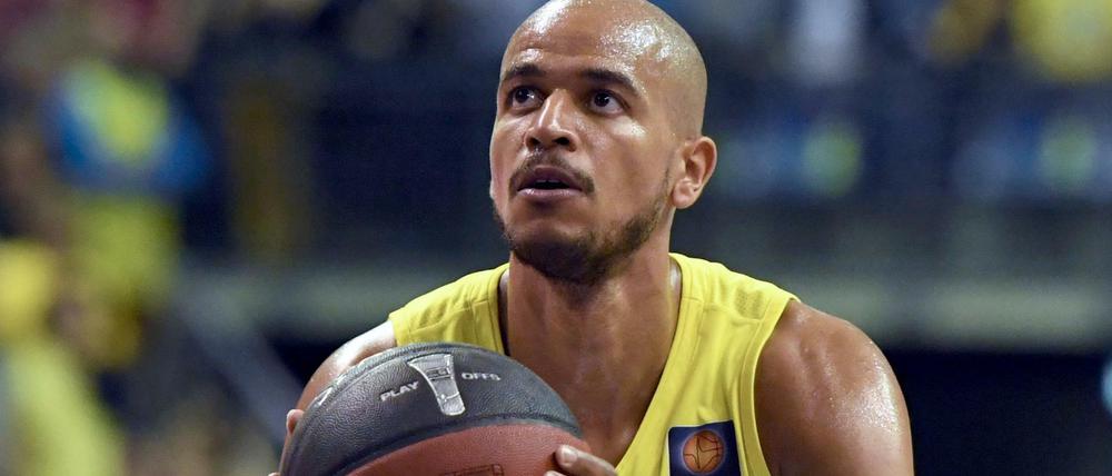 Die Bayern-Basketballer verpflichten Nationalspieler Alex King von Alba Berlin.
