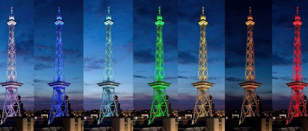 Buntes Wahrzeichen. Bei Messen und anderen besonderen Anlässen wird der Funkturm in verschiedenen Farben illuminiert.