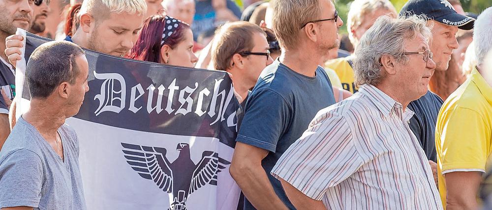 Wie hier in Heidenau gab es 2015 immer wieder Proteste gegen Ausländer, die teilweise eskalierten.