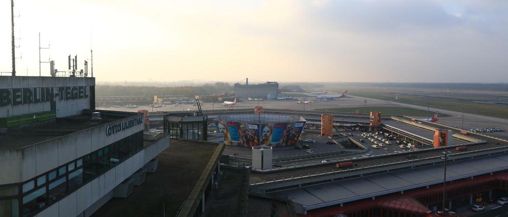 Der Vorsitzende des Verkehrsausschusses im Bundestag will, dass Tegel offen bleibt.