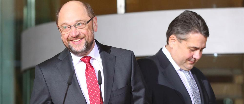 Auftritt und Abgang. Martin Schulz (l.) übernimmt auch den SPD-Parteivorsitz von Sigmar Gabriel.