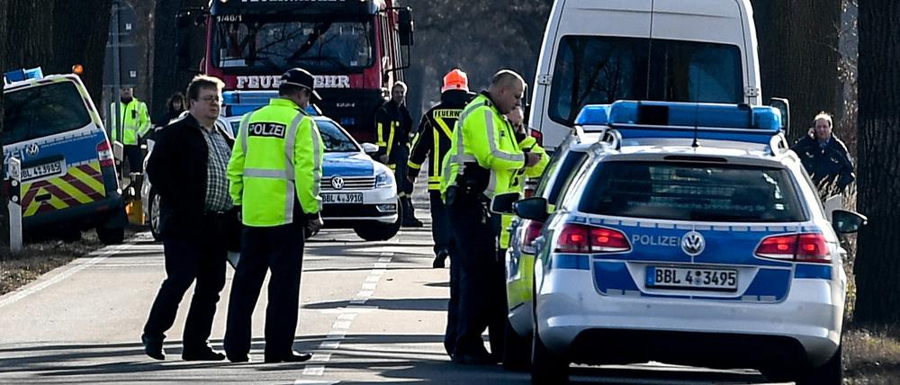 Sperrung der B87 bei Oegeln: Hier wurden die zwei Polizisten überfahren und getötet.