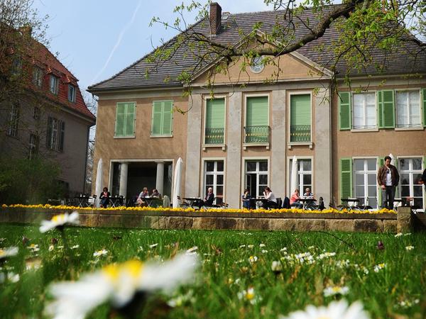 Auf der Terrasse des Café Max in der Liebermann Villa.