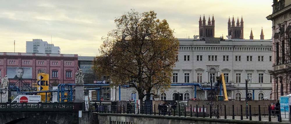 Blick auf den Schinkelplatz und ehemaliger Standort des DDR-Außenministeriums im November 2017.