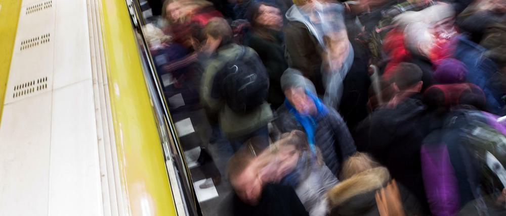Die U-Bahnhaltestelle Friedrichstraße in Berlin