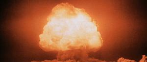 Die erste Atomexplosion der Welt auf dem Trinity-Testgelände in New Mexico während des Manhattan-Projekts.