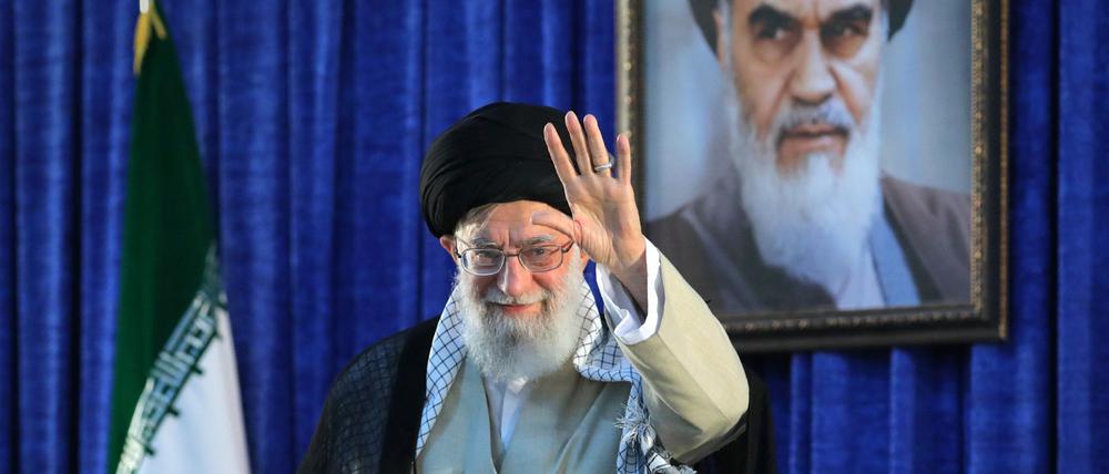 Revolultionsführer Ajatollah Ali Chamenei und seine Gefolgsleute können sich auf die Loyalität der Sicherheitskräfte verlassen.