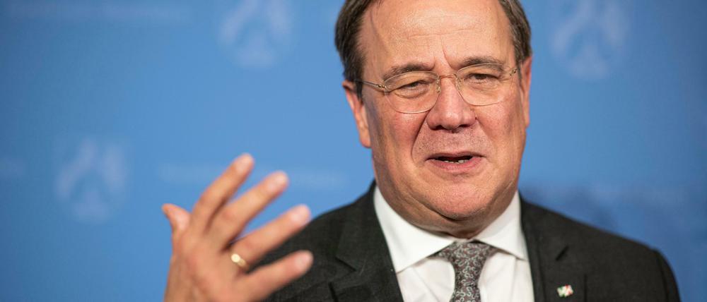 Armin Laschet, Ministerpräsident von Nordrhein-Westfalen, hat mit seiner Kritik am "Umweltsau"-Video sein Recht auf Meinungsäußerung wahrgenommen, argumentiert die Staatskanzlei.