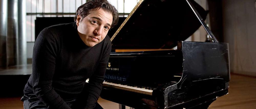 Unfähig, unethnisch, faul: Pianist Fazil Say wettert gegen türkische Arabesk-Musik.