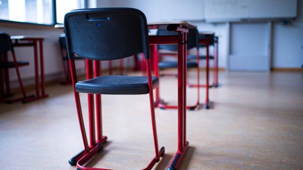 Im Jahr 2020 werden die schriftlichen Abiturklausuren am Bünder Gymnasium am Markt in der Sporthalle mit den vorgeschriebenen Hygienerichtlinien geschrieben.
