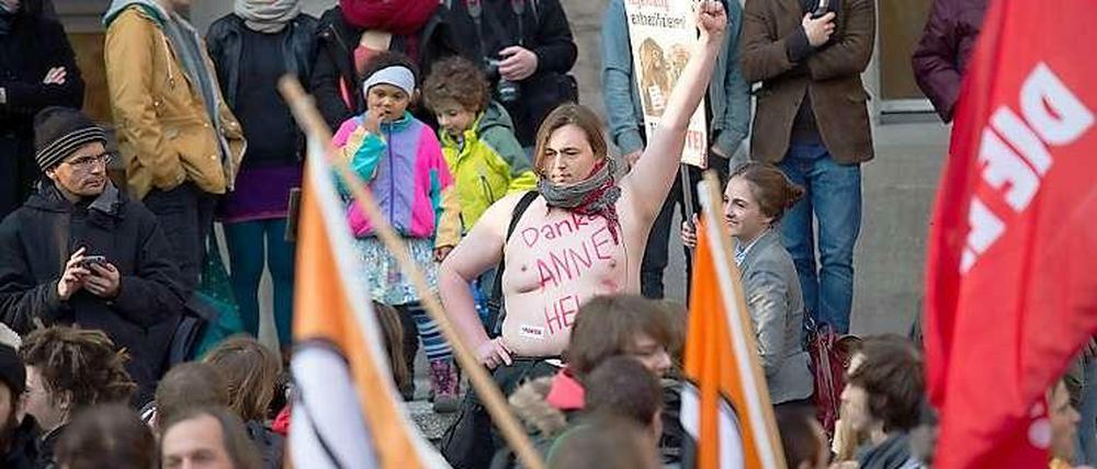 Rund 300 Gegendemonstranten kamen nach Neukölln.