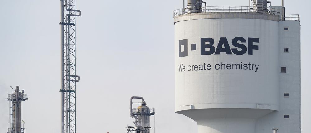 Die Geschäfte des Chemiekonzerns BASF liefen im vergangenen Quartal schwächer. 