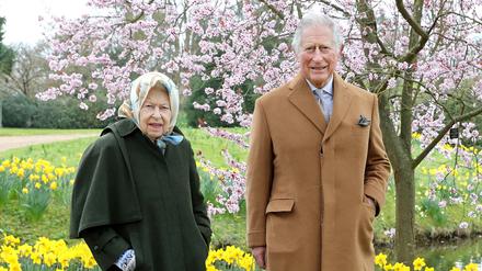Queen Elizabeth und Charles im Jahr 2021 