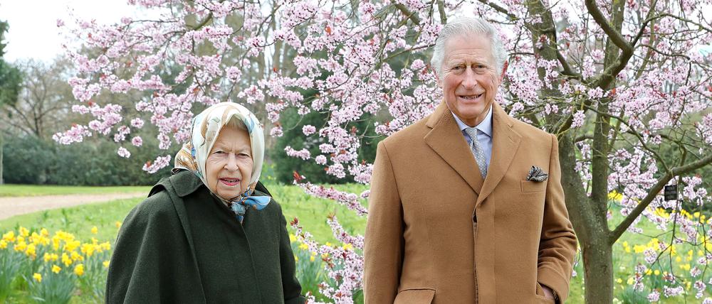 Queen Elizabeth und Charles im Jahr 2021 