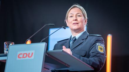Claudia Pechstein, Olympiasiegerin im Eisschnelllauf, sprach in ihrer Uniform als Bundespolizistin am 17. Juni beim CDU-Grundsatzkonvent.