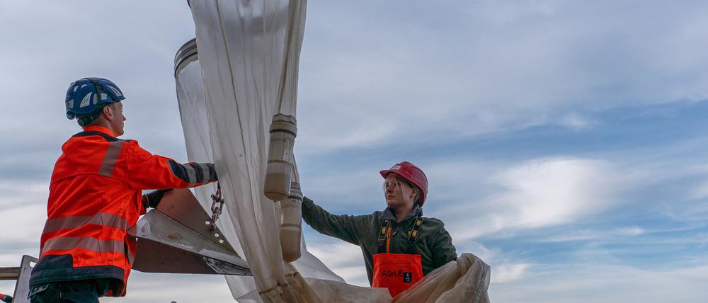 Ausbringen des Plankton-Netzes von Bord des Forschungsschiffs „Alkor“ vom GEOMAR-  Helmholtz-Zentrum für Ozeanforschung Kiel auf der Ostsee. Der Zustand der Ostsee hat sich in den vergangenen Jahren kaum bis gar nicht verbessert. 