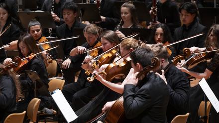 Die Junge Deutsche Philharmonie am 19. März 2024 in der Berliner Philharmonie. 