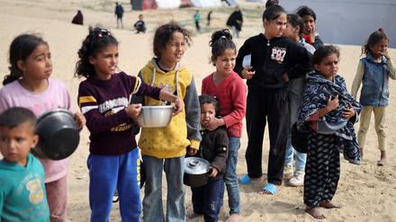 Palästinensische Kinder in einem Flüchtlingslager in Rafah.