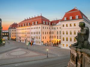 Ansicht vom Taschenbergpalais im Zentrum Dresdens. 