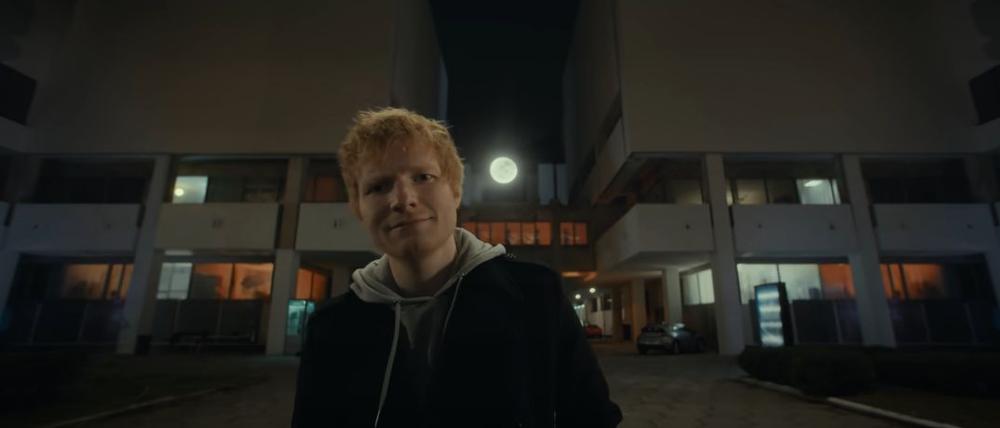 Ed Sheeran im Video von „2step“.