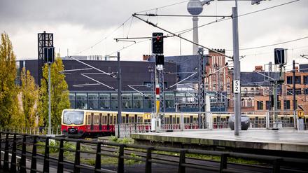 Die Ausschreibung für neue S-Bahn-Züge verzögert sich immer weiter – und die Kosten steigen.