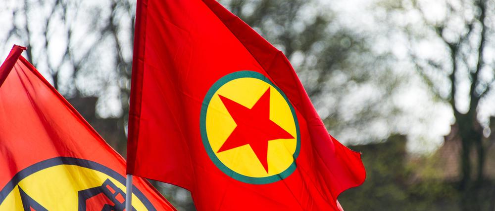 Fahne der verbotenen kurdischen Arbeiterpartei PKK