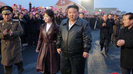 Kim Jong Un mit seiner Tochter Kim Ju Ae in Nordkorea Mitte März.