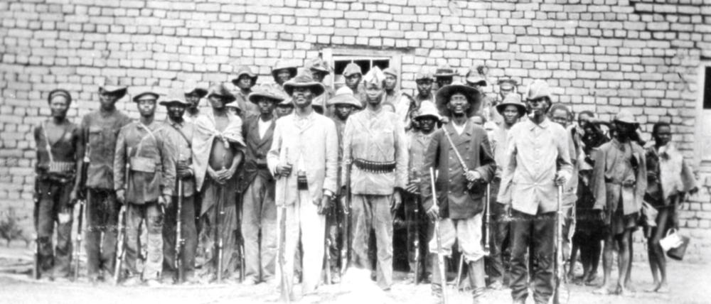 Vor 120 Jahren erhob sich das einheimische Hirtenvolk der Herero gegen die deutsche Kolonialmacht. Sie schlug zurück. 